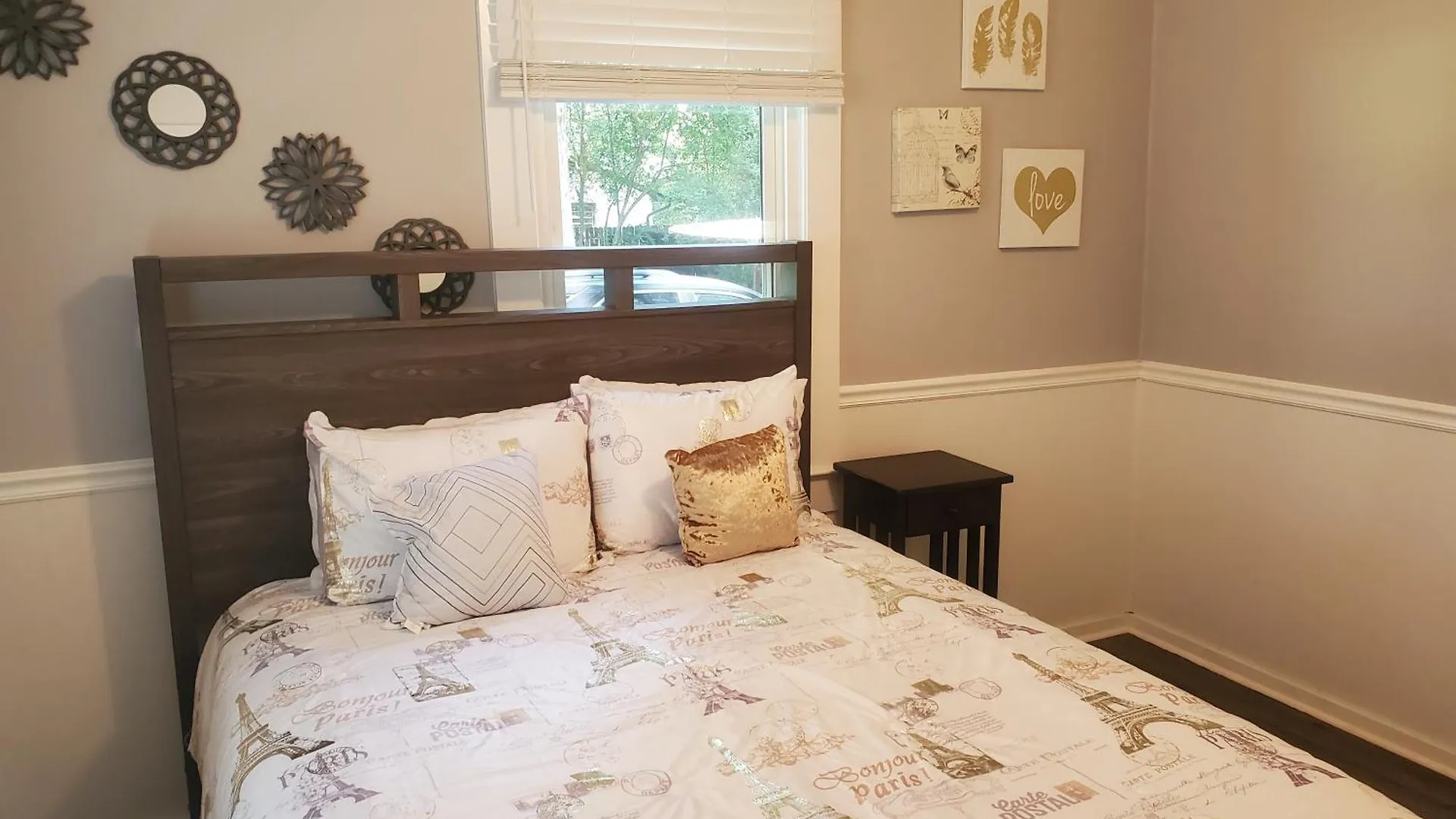 Private Single Level Standalone House Large Lot - 3 Bedrooms Charlotte